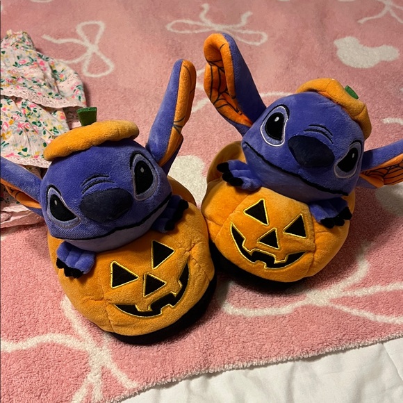 Stitch Slippers - Picture 4 of 5